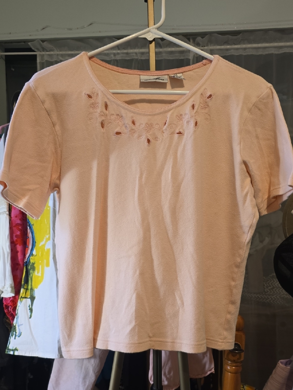 Light Peach Embroidered Short Sleeve 90s Top Ptp 20 L 20